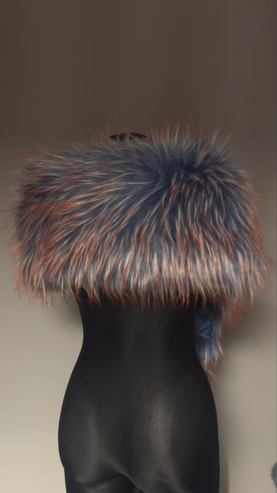 Szal damski futrzany marki Pinko Unikat