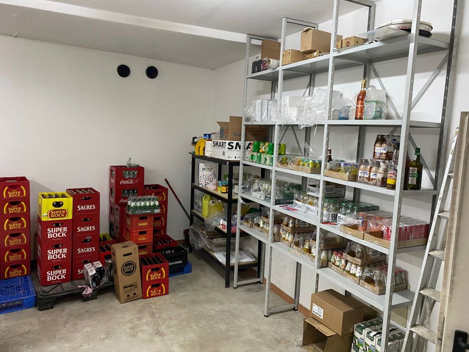 Vende-se imóvel (padaria,pastelaria)