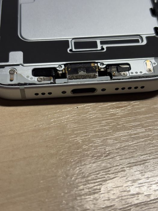 Запчастини для IPHONE 15