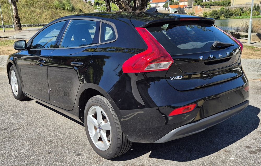 VOLVO V40 D2 kinetic