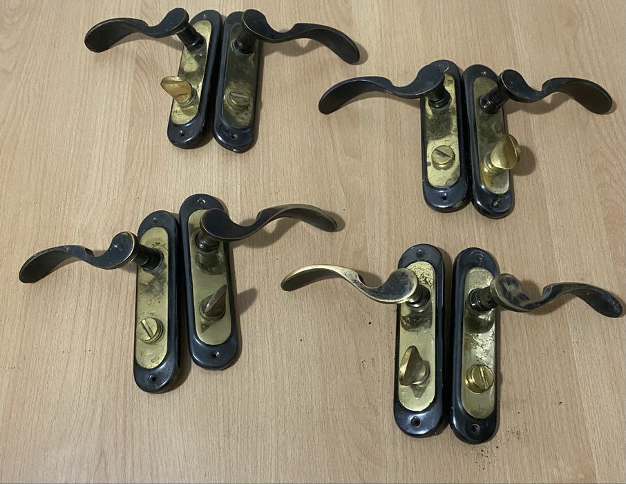 Дверные ручки для замка WC