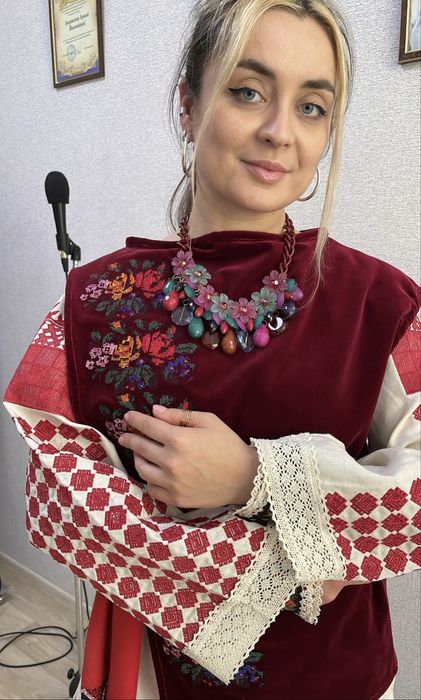 Вишиванка з камізелькою оксамитовою
