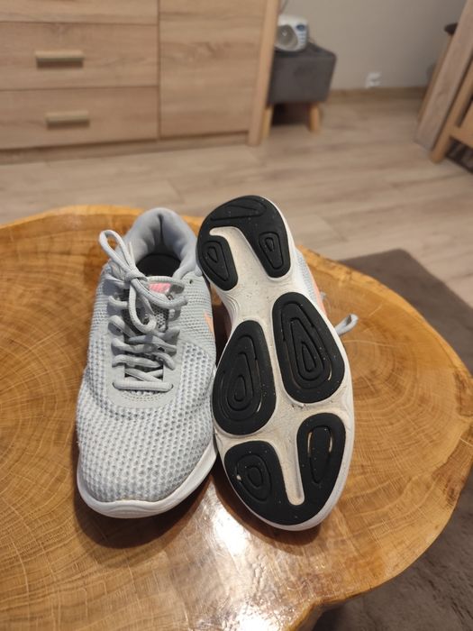 Buty sportowe NIKE damskie r.37,5