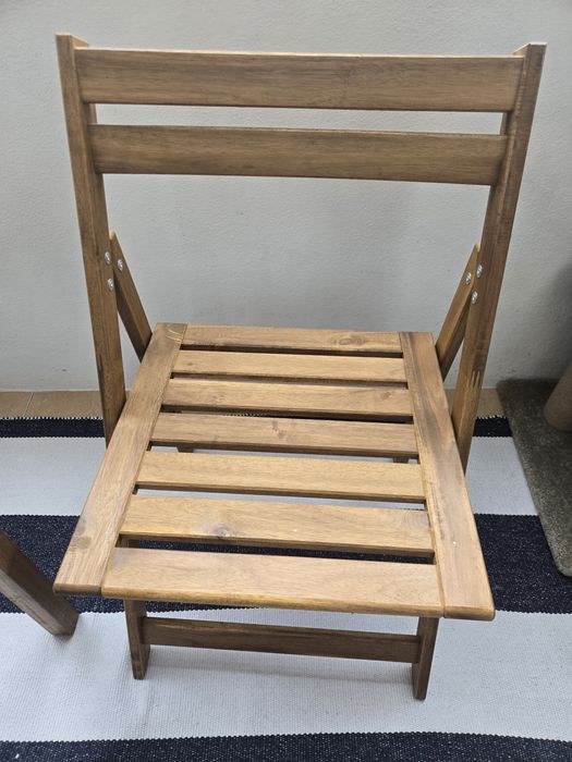 Conjunto mesa cadeira exterior ou varanda