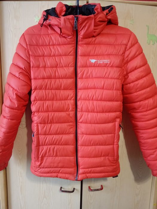 Куртка на хлопця на теплу зиму.