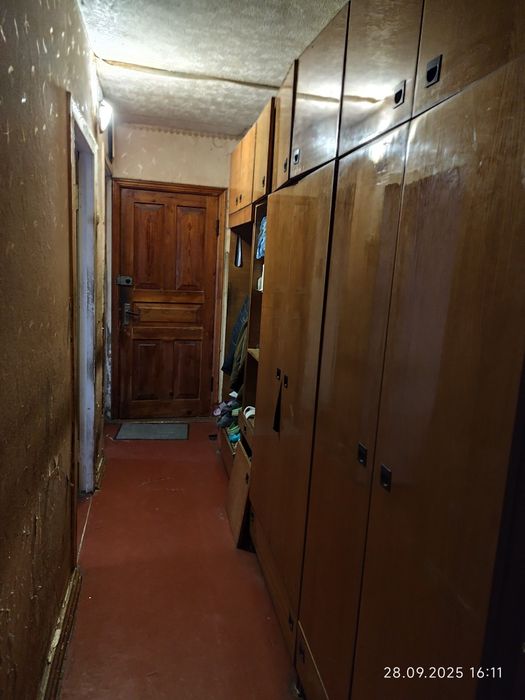 Продам З-х к. кв-ру  р-н Баварии 4/9