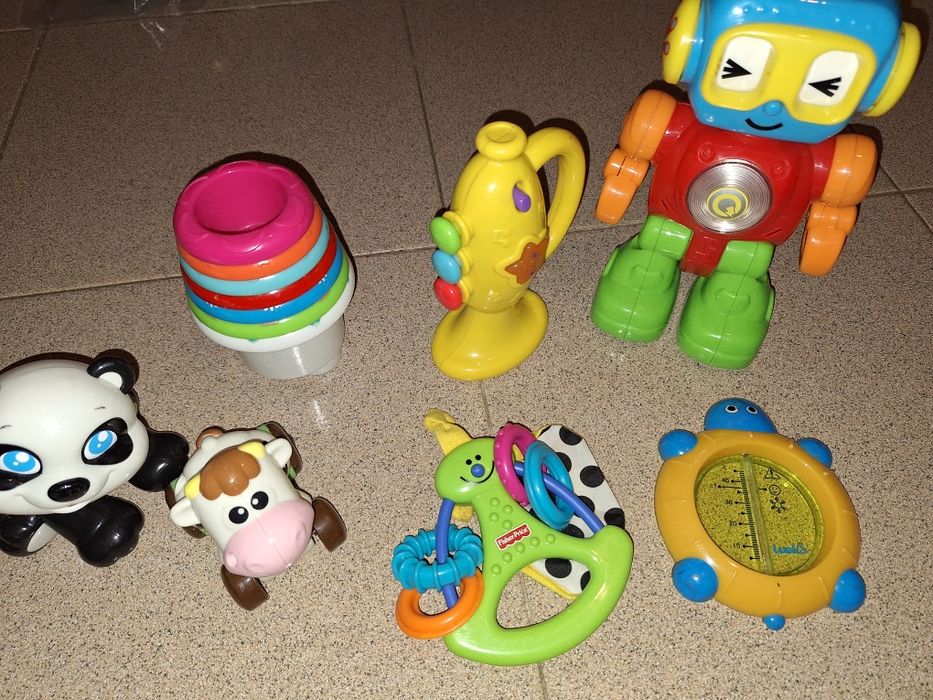 6 brinquedos de bebé e criança