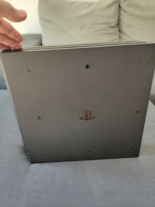 Vendo PS4 PRO 1 TB
