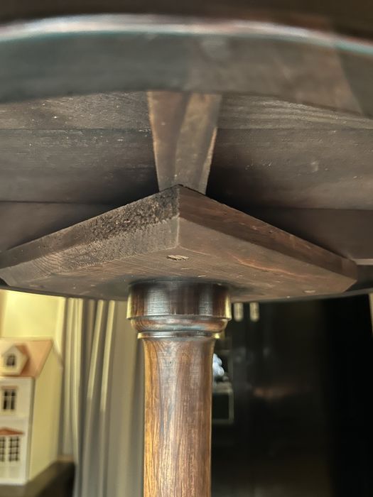 Mesa romantica em pau santo maciço