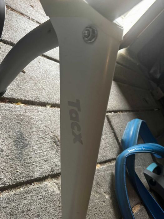 Rolo Tacx Blue Motion + Pneu Tacx Trainer + ANT+ + Suporte Roda Frontal