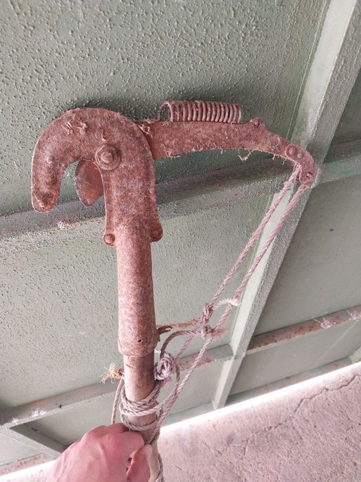 Tesoura extensivel antiga