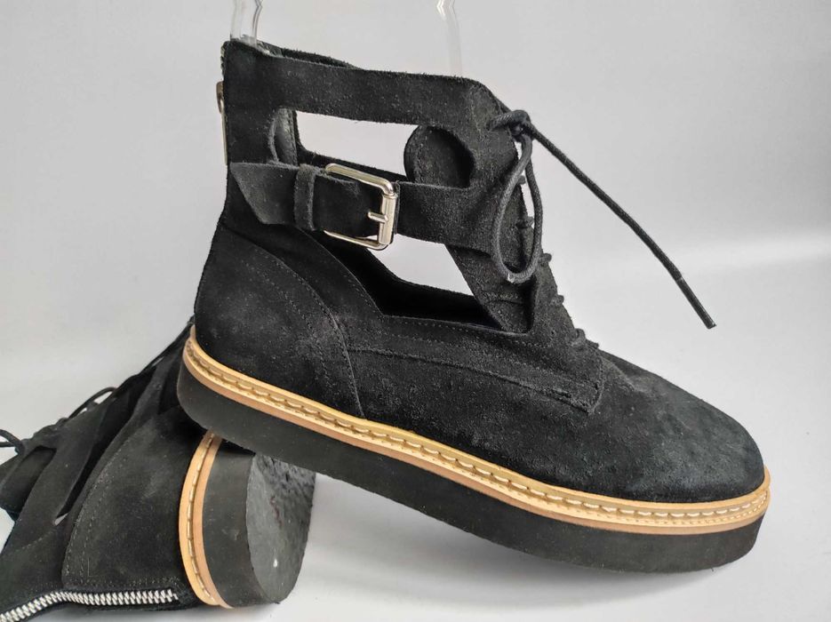 - Topshop - Markowe botki, sandały r. 37