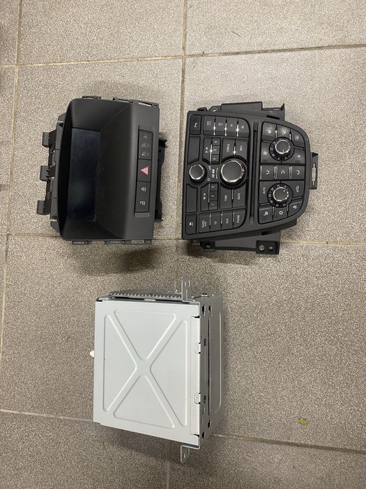 Panel sterowania radia radio Astra J Idealny