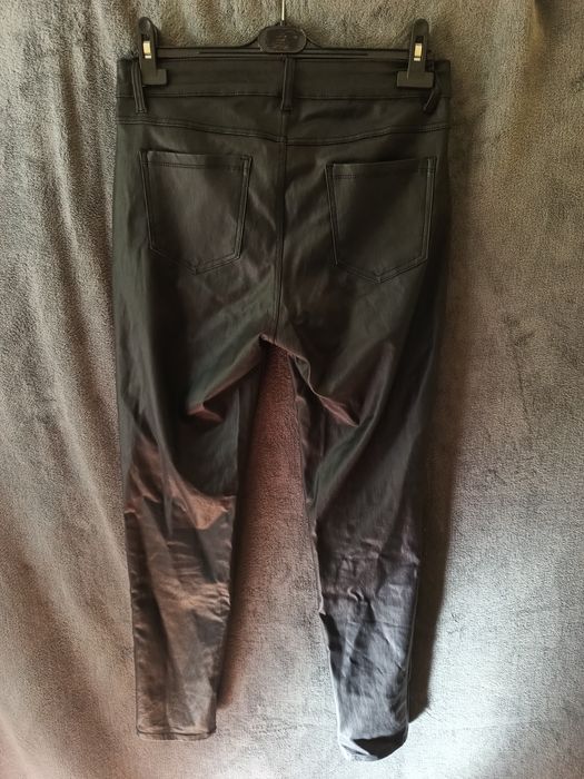 Czarne spodnie skórzane skinny