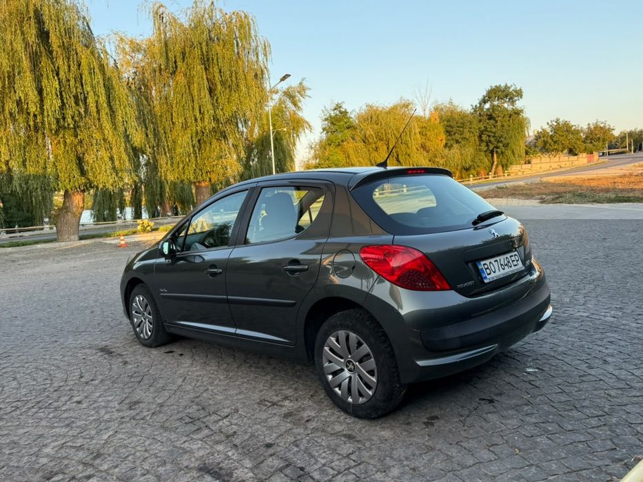 Авто Peugeot 207
