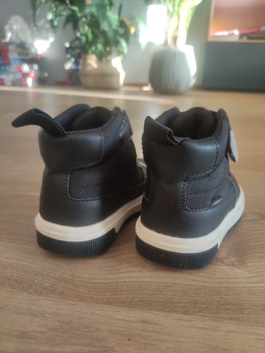 Wodoodporne lekkie buty idealne na wiosne