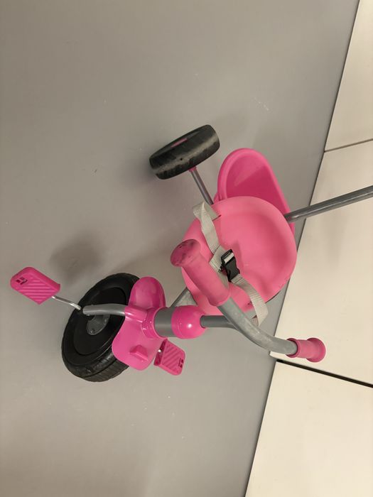 Triciclo bicicleta de criança com cinto, cesto e pega telescópica