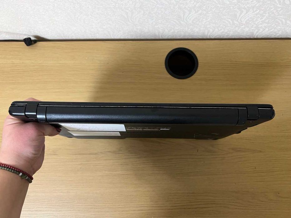 Asus X550L intel core i5-4200U 4Gb HDD700Gb АРТЕФАКТИ на ЕКРАНІ