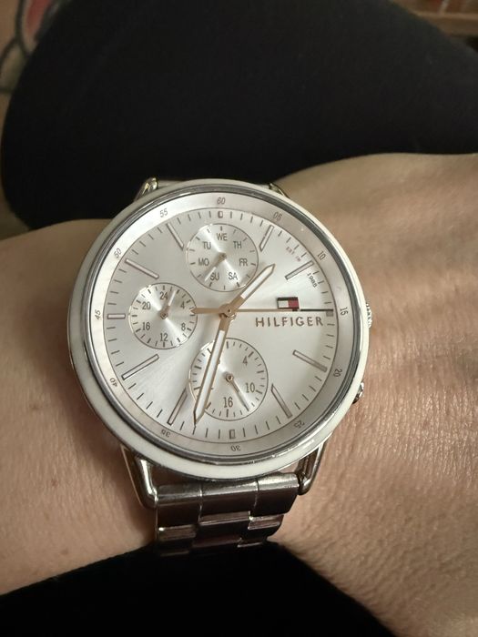 Zegarek bransoleta, srebrny Tommy Hilfiger, nie działa.