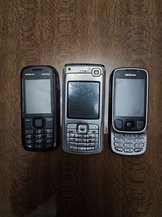 Нокиа 1280,оригинальний  корпус та акумулятор.