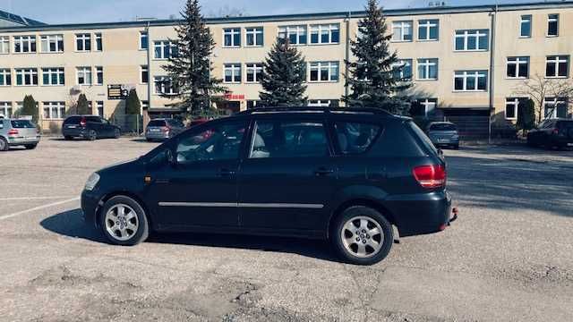 Toyota Avensis Verso  7 osobowa + hak