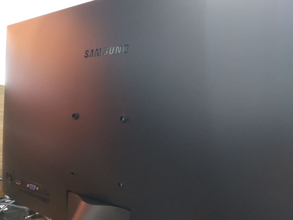 Монітор Samsung IPS повний комплект