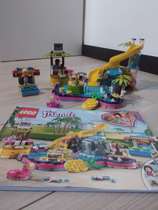 Lego friends "festa na piscina da Andrea" 41374