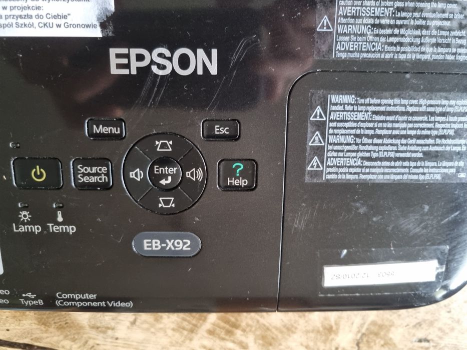 Projektor, epson H390B, hitachi ED-X24 . Cena za 3 sztuki.