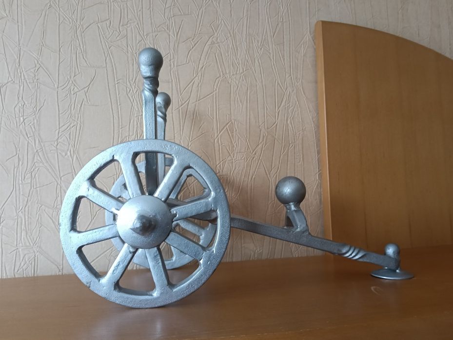 Ozdobny stojak na butelki