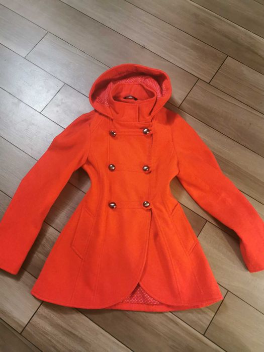 Czerwony płaszczyk 146