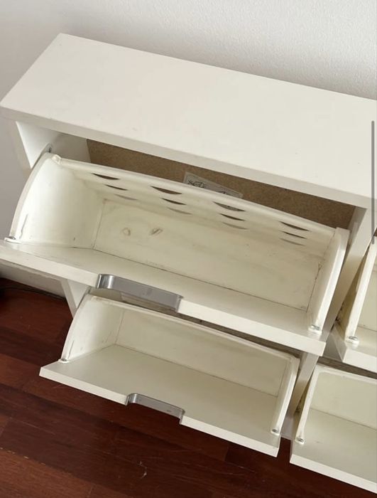 Sapateira IKEA em boa condição