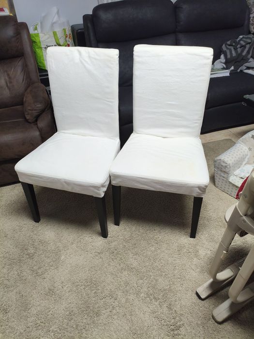 4 cadeiras do IKEA almofadadas preto e branco