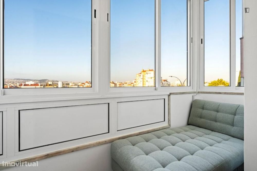 Quarto - localizado em Amadora Lisbon