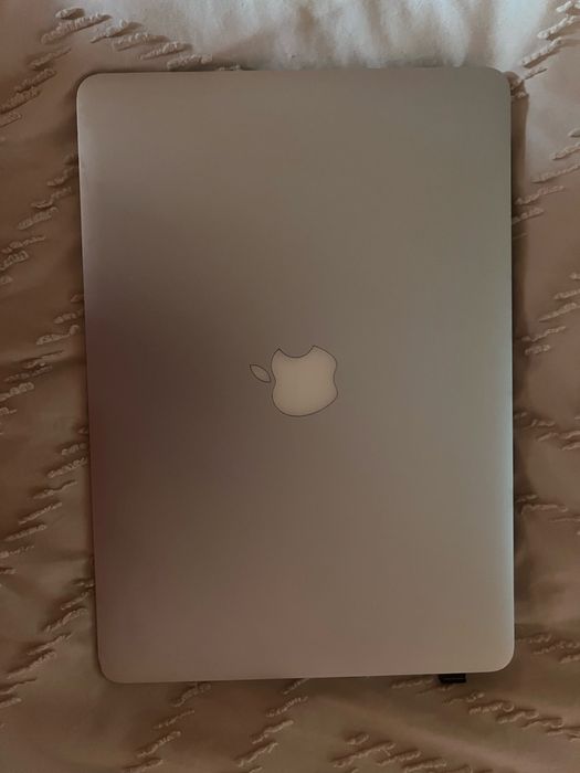 MacBook Apple Air (13-inch, early 2015)