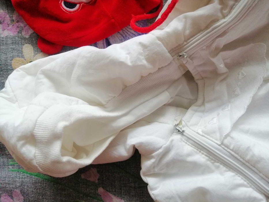 Kombinezon niemowlęcy biały