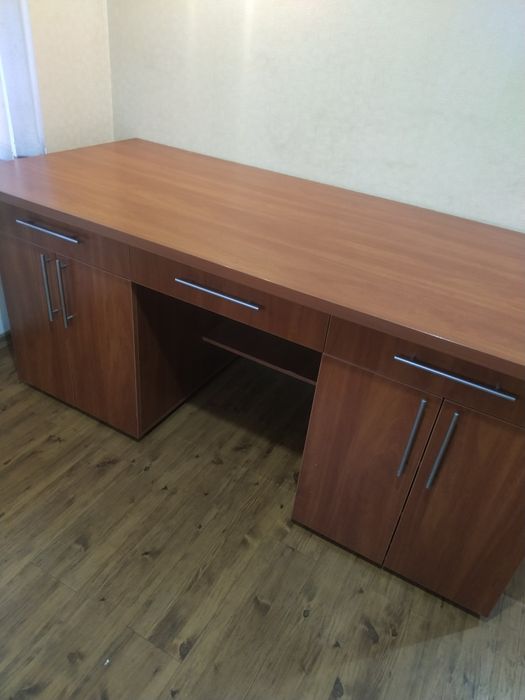 Продам комод ,массивный