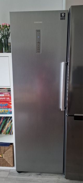TANIO! Samsung RR39M7145S9 – duża lodówka 385 l, No Frost, jak nowa