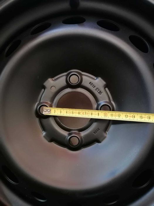 4 jantes 15" de ferro com pneus Michelin como novos