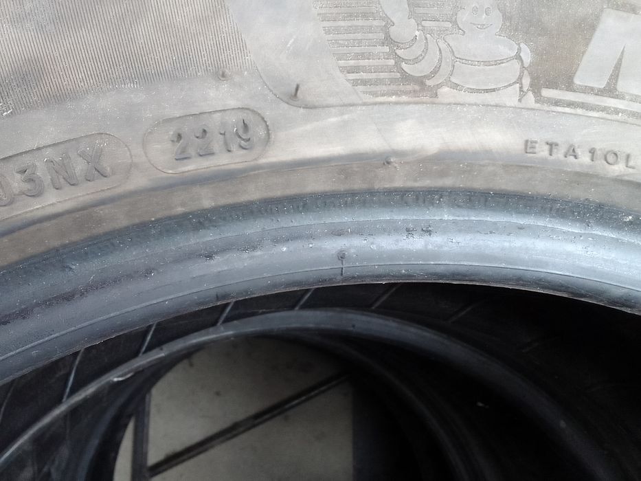 Cena za 4 Opony zimowe 235/50r18 MICHELIN