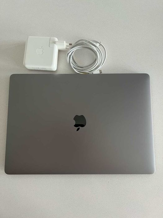 MacBook Pro 2019, 15 inch INTEL 8 Core i9, 32GB