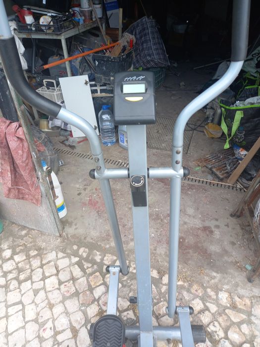 Máquina de exercícios447379422882058240