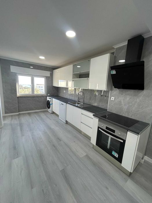 Vende-se apartamento T2 remodelado - Setúbal | VENDA PARTICULAR