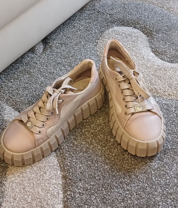 Кроссовки кожаные для девочки