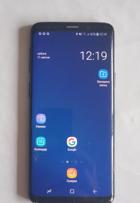 Samsung s 9 ,робочий з тріщинами на дисплеї.