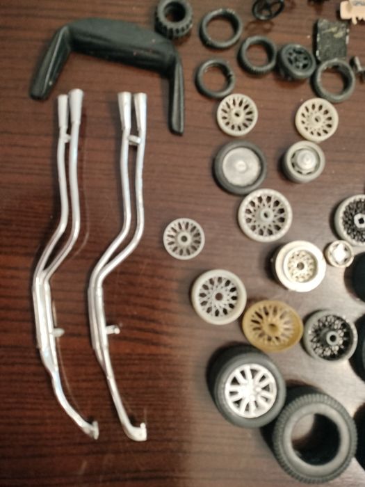 Bburago e outras carrinhos coleção peças 1/18, 1/24..