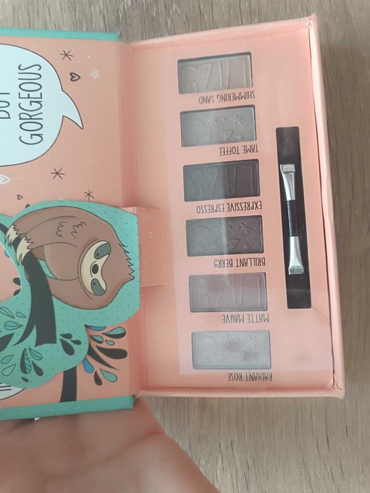 Cienie do powiek, nie używane