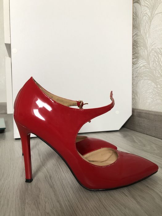 Червоні туфлі Lino Marano