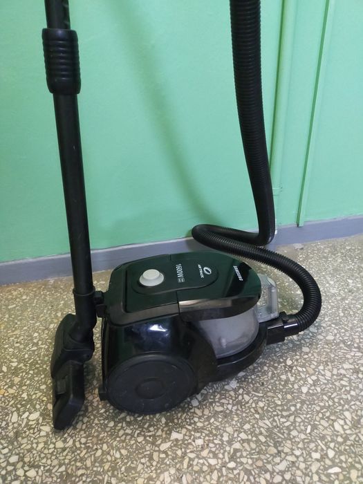 Odkurzacz Samsung bezworkowy 1600W