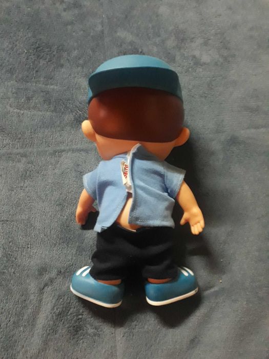 Boneco de brinquedo com som