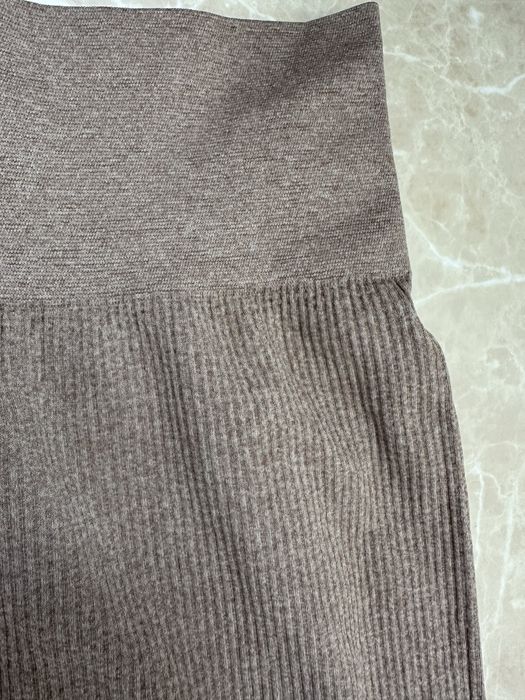 Бесшовные леггинсы в рубчик для беременных h&m mama р.s